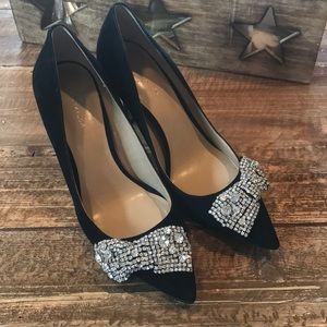 ANN TAYLOR BLACK SUEDE  W DIAMOND BOW GEM